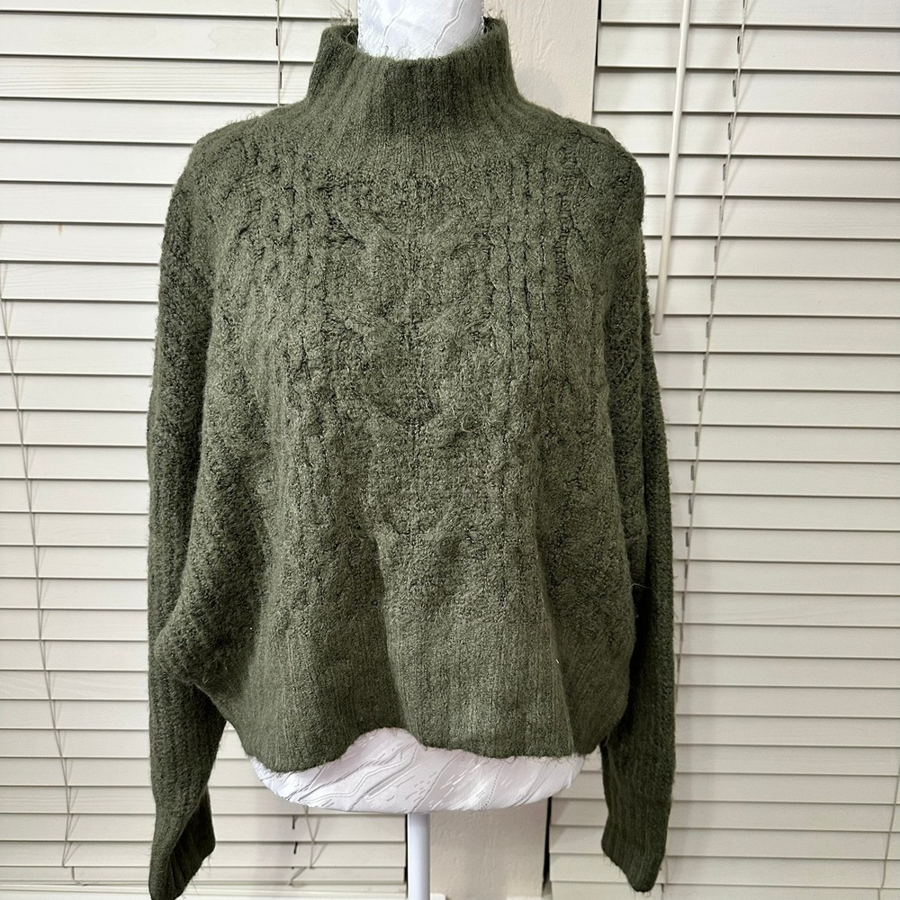 Express Sweater Women Med Olive Green Mock Neck Cable‎ Knit Ribbed Pullover NEW